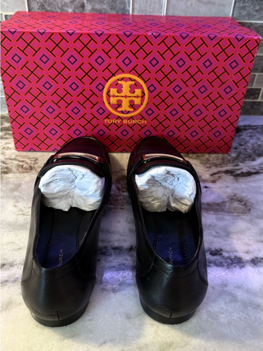 Tory Burch Black Leather Loafers with Gold Buckle Plaque - Picture 4 of 6